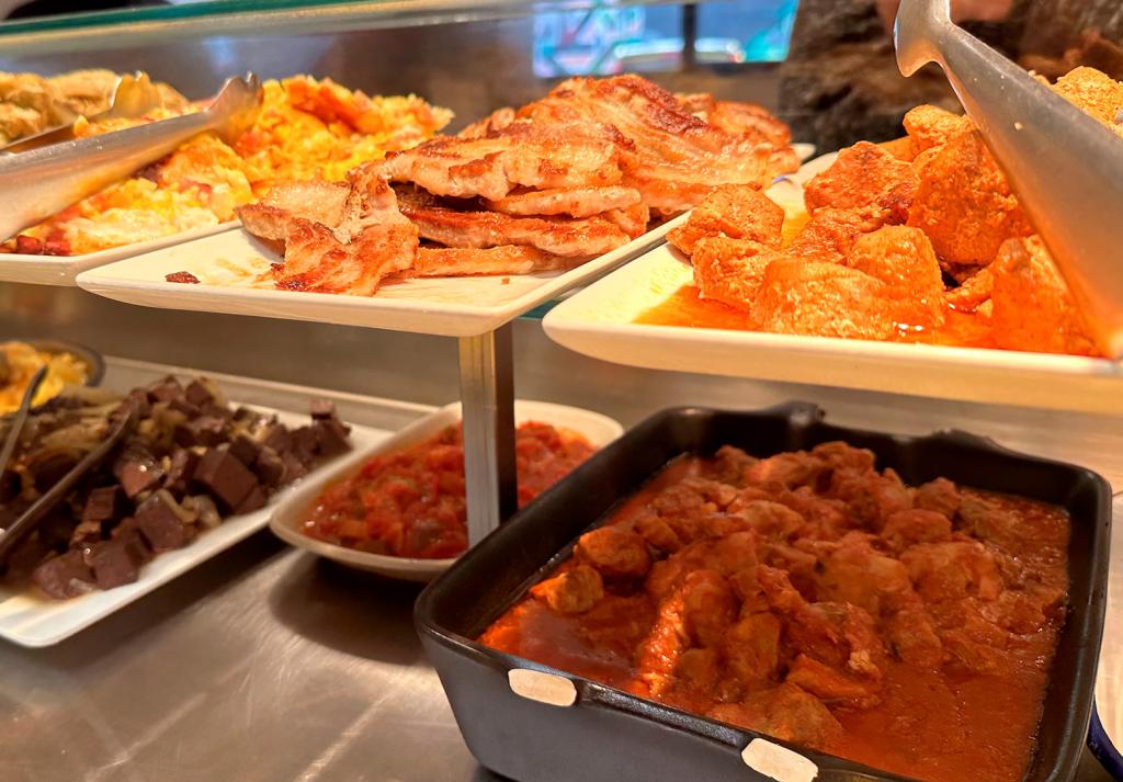 mostrador2 1550x1080 1024x713 Barra de almuerzos